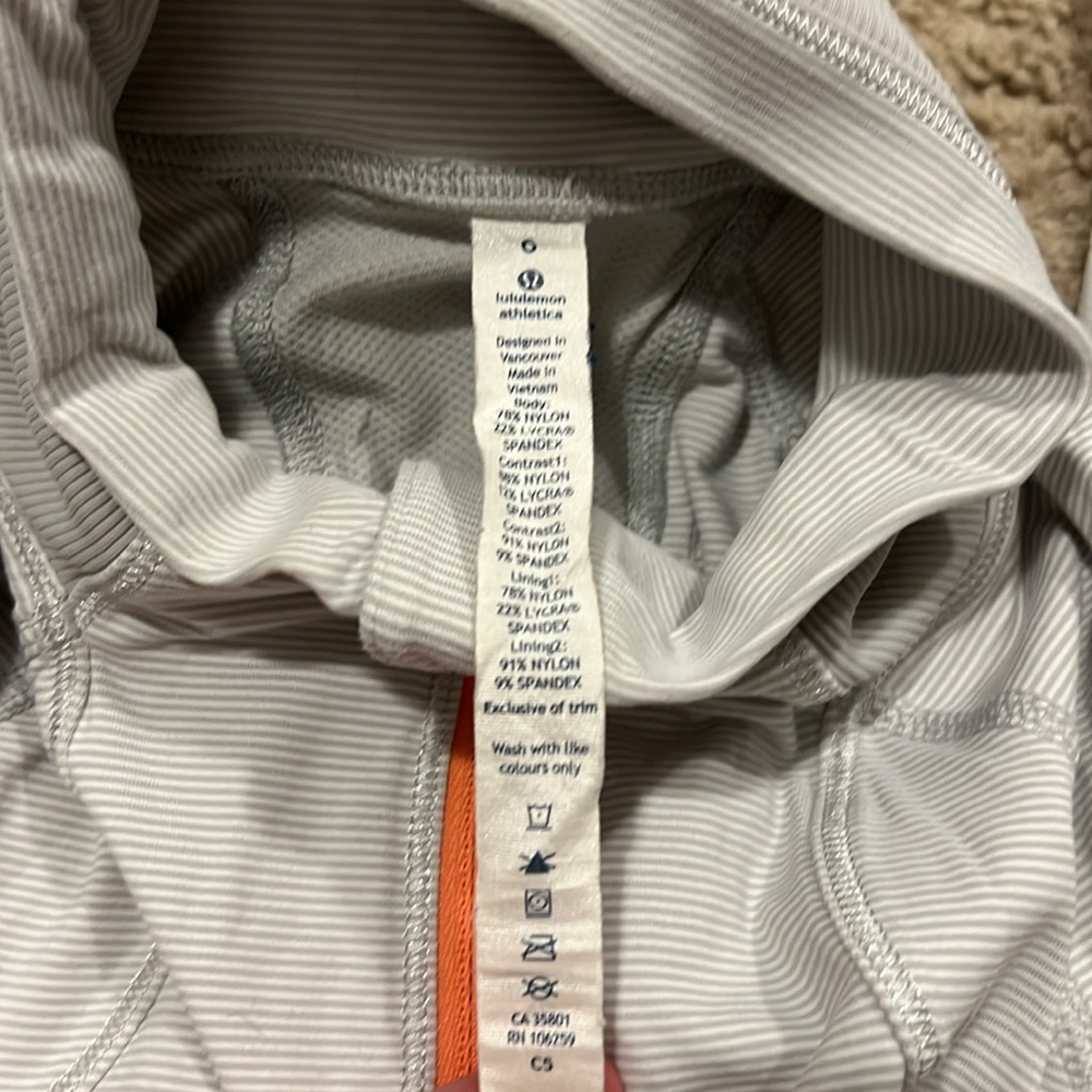 Lululemon half zip - Picture 4 of 4